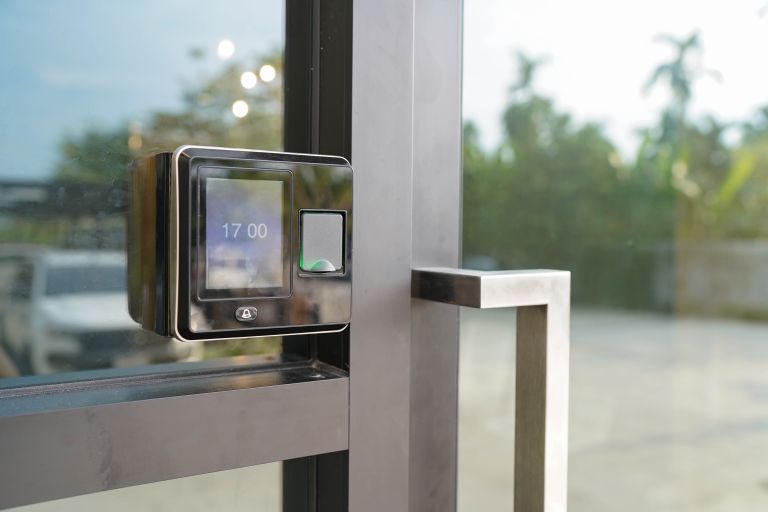 close-up-mobile-phone-window